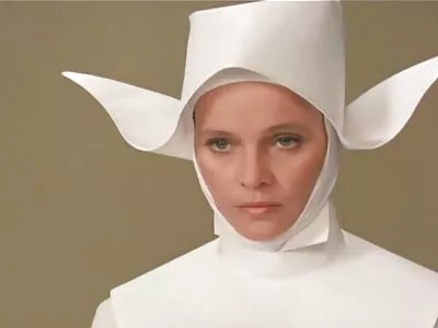 Os dedos do recém-chegado cutucam vídeo pornô das brasileirinhas mais gostosas antes de envolver os lábios em torno do pau do agente