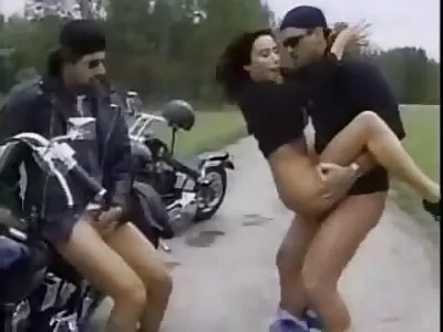 Lambendo bundas e bichanos um do outro é uma vídeo pornô brasileiro com loiras sensação incrível