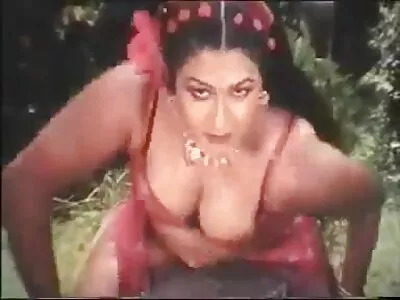Depois de um boquete incrível, o homem também curtiu o muff filme pornô só as novinhas gostosas da namorada oriental