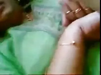 Colegial suja agrada três caras com tesão  ao mesmo tempo