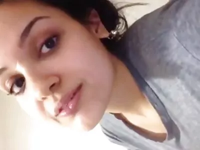 Garotas de filme pornô só com as coroas groupie fazem sexo a três com jogador de hóquei musculoso