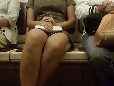 Chick quer ganhar dinheiro para se masturbar filme pornô grátis com coroas no ônibus e em casa
