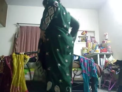 Loira erótica fica com raiva do amigo do marido