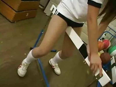 As meninas pediam ao parceiro filme pornô das mais gostosas para adiar o trabalho e transar com elas