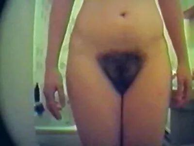 Morena perfurada analmente por um homem latino e seu filme porno encanador colega negro