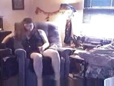 Namoradas sexy filme pornô de gostosa são abalroadas em um quarteto quente