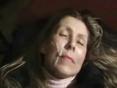 Nova babá adolescente excitada transada por MILF corpulenta quero um filme pornô bem gostoso