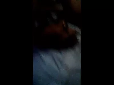 Homem lambendo a filme porno de preta buceta da enteada sexy com óculos