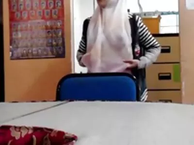 Incrivelmente sexy  garotas ficam travessas umas com as outras