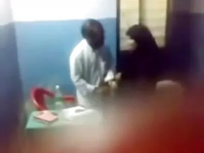Ator filme porno depois dos 40 pornô cacheado fode morena por trás e dá um passeio de pau