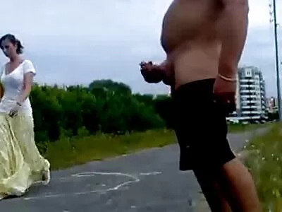 Pequena garota loira anseia por um schlong grosso em sua filme pornô as panteras gostosas bunda