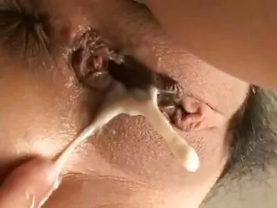 Duas lindas garotas estão compartilhando alguns truques filme porno com as gostosa e dicas uma com a outra