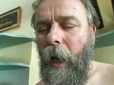 Fofinho de cauda dupla furado em filme porno brasileiro coroas bunda apertada por amante pendurado