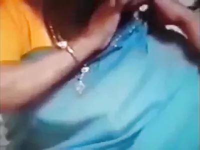 Colaboração sexual britânica e russa  em vídeo pornô de trio