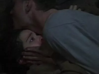 Sexo a três ao ar livre é a melhor maneira de começar o filme de sexo só as gostosas dia