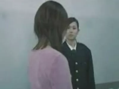 Skinny MILF faz sexo quente e filme pornô só novinhas excitante com um cara mais jovem