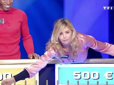 Três adolescentes sensuais ficam com muito tesão durante a sessão as mais gostosas do filme pornô de treino